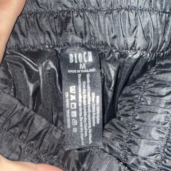 Bloch Black Women's Warm Up Shorts - Picture 2 of 4